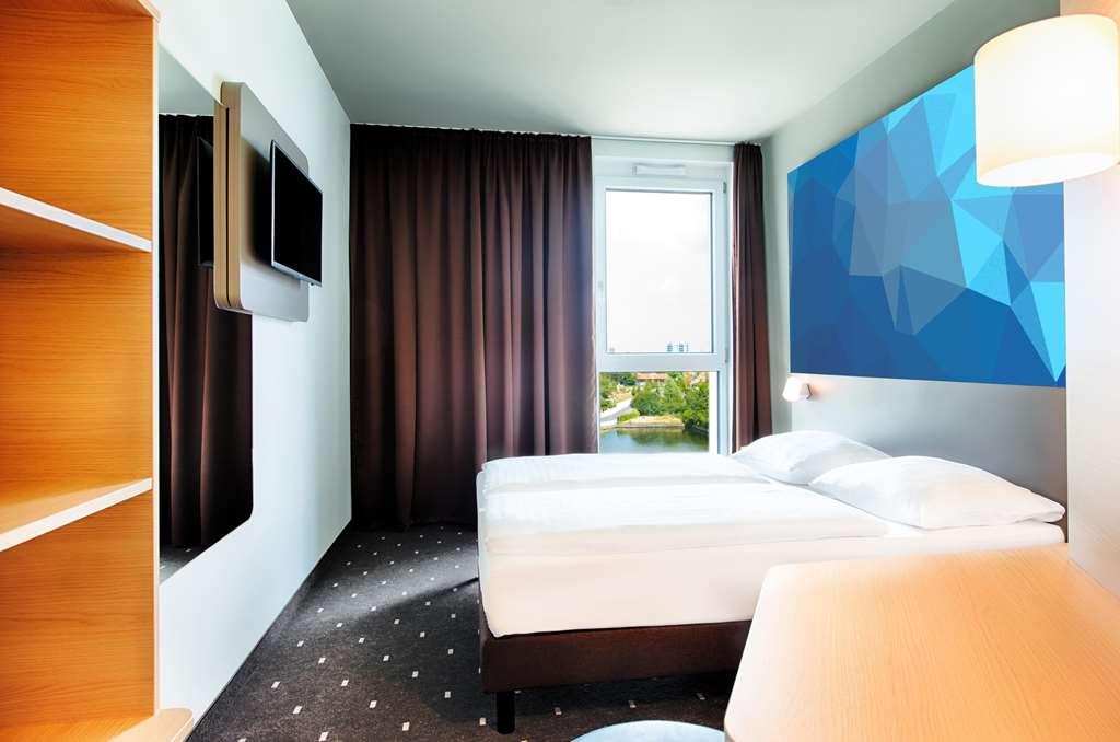 B&B Hotel Villingen-Schwenningen Rum bild